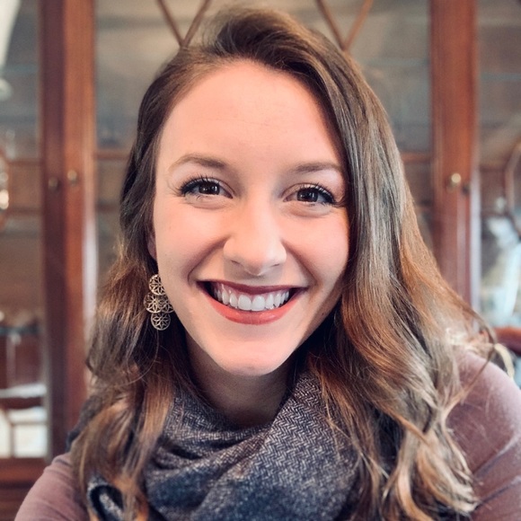 Meet your Posher, Danielle - Picture 1 of 1